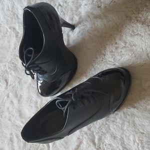 Black stilletos w/lace
